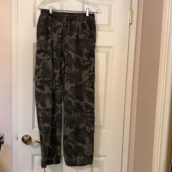Camo Cargo Pants - Picture 1 of 7